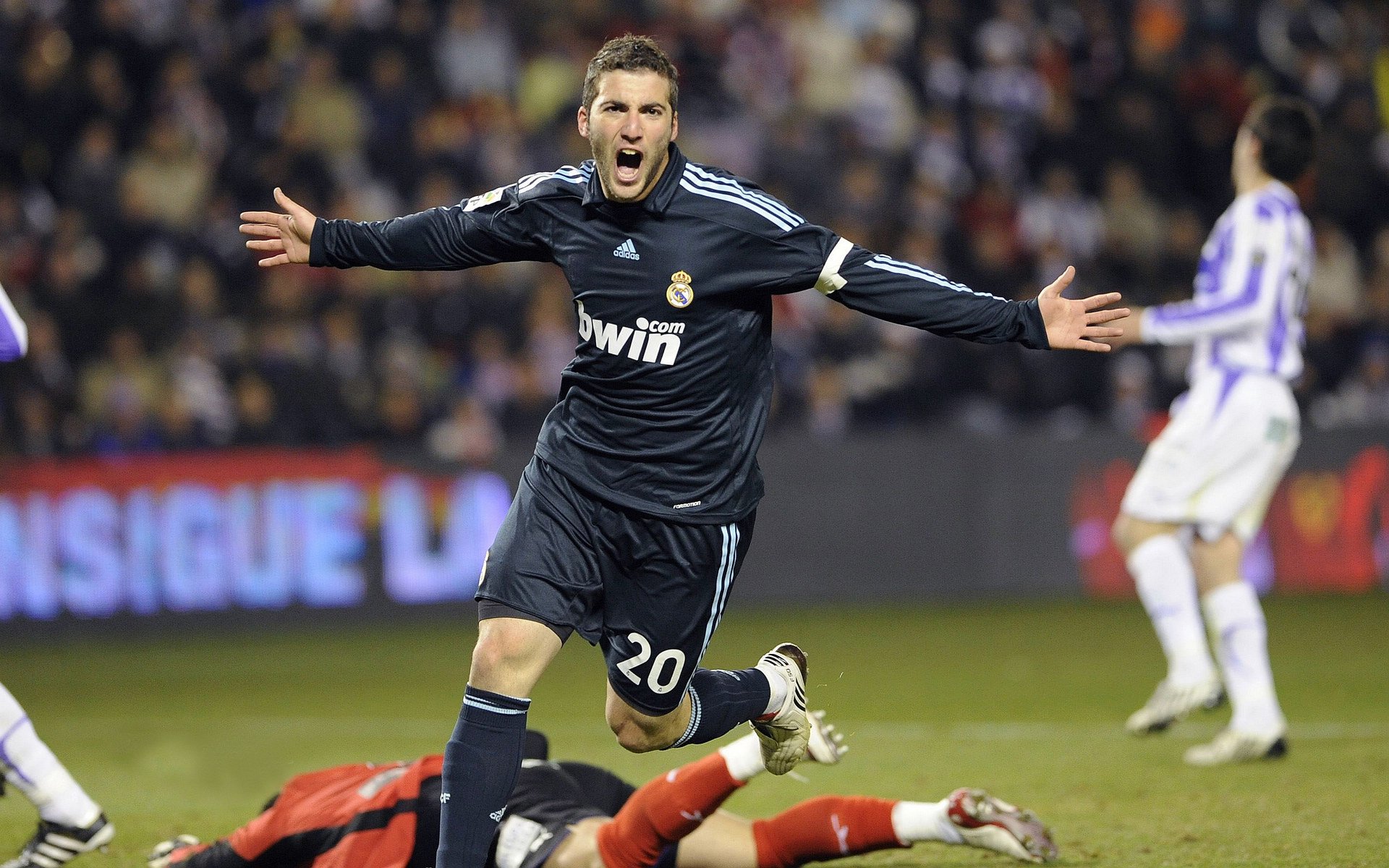 球迷文化节落地赛场周边,增强赛事现场参与感,球迷活动策划